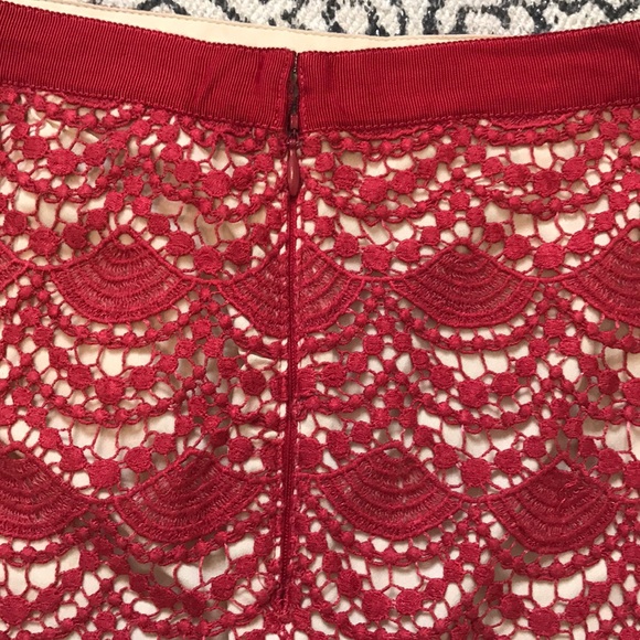 Club Monaco 00 red lace skirt - Picture 4 of 4